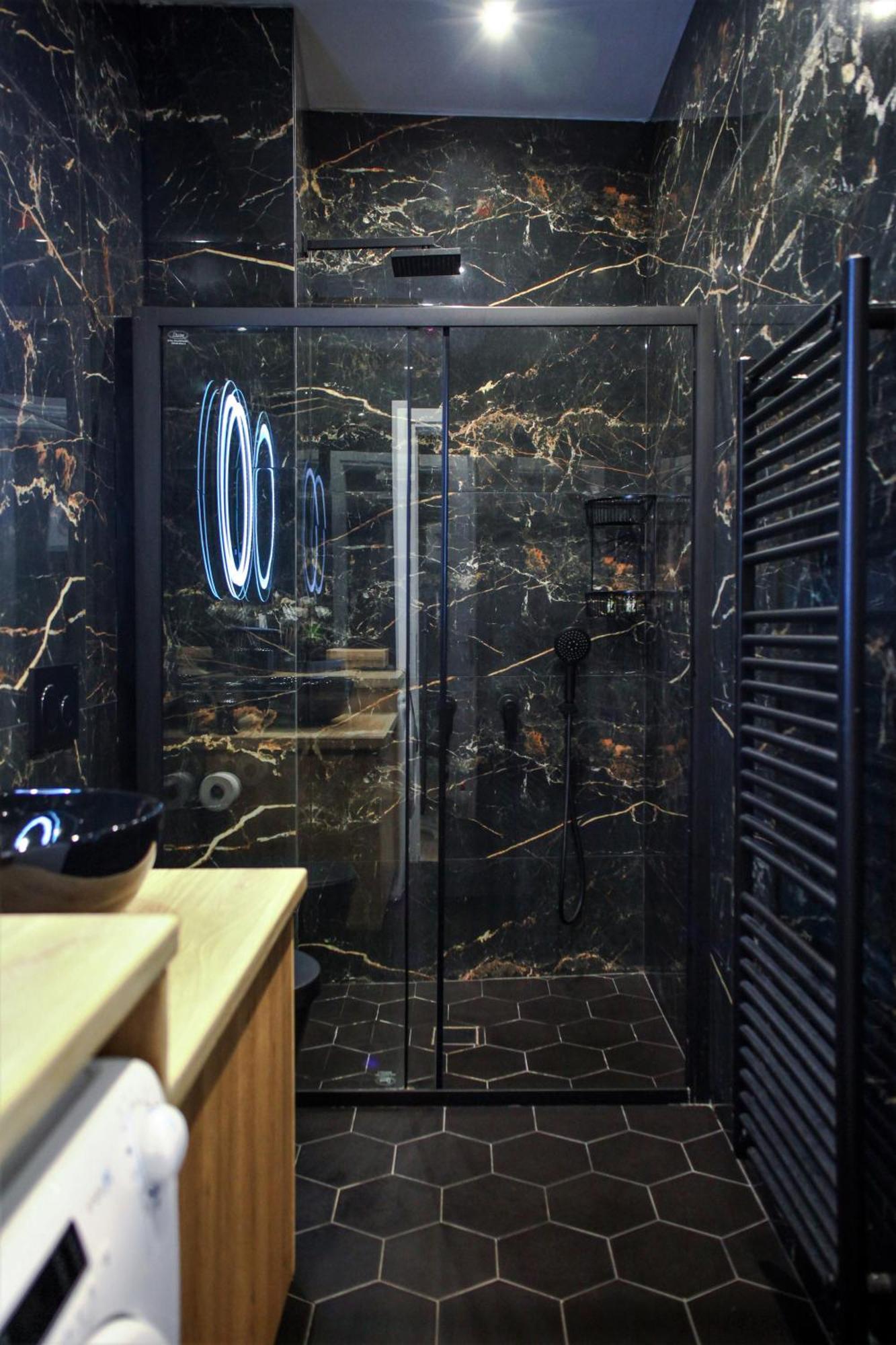 Neo Luxury Apartment *
